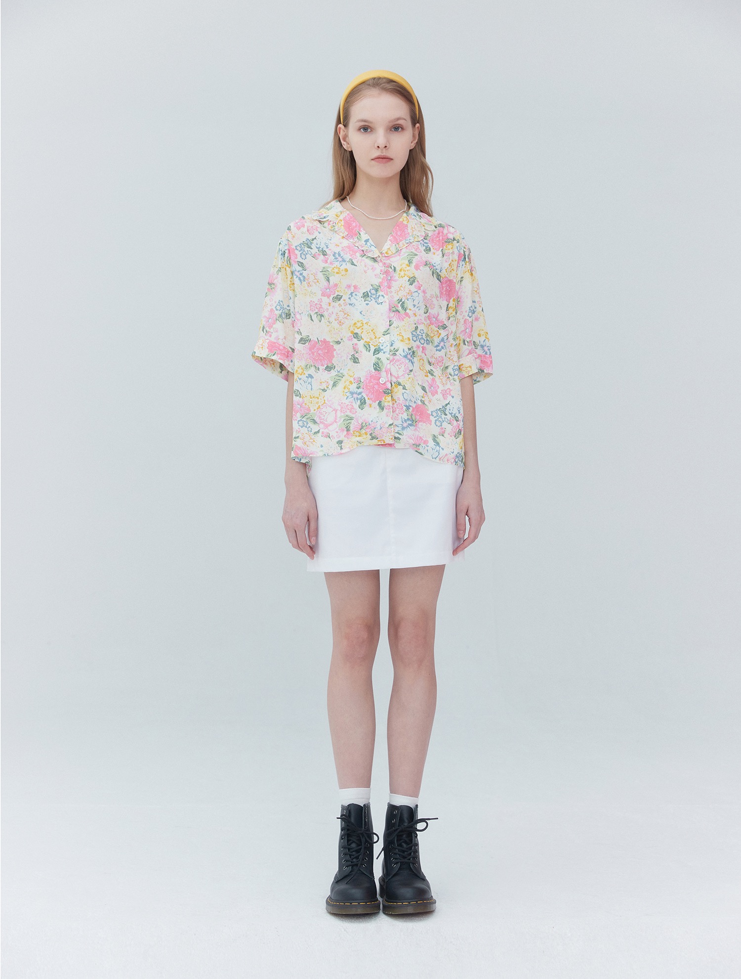 [김성은 착용] Flower blouse 001 Ivory